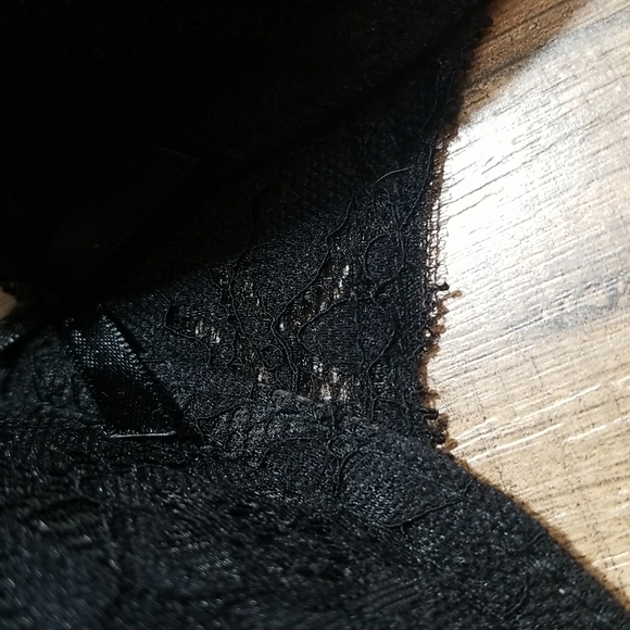 LAURA ASHLEY Black Lace Molded Cup Underwire Bra - 42D - Picture 3 of 13